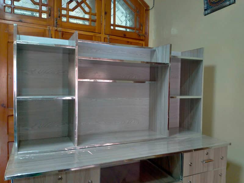 Study/Computer table with hutch 5