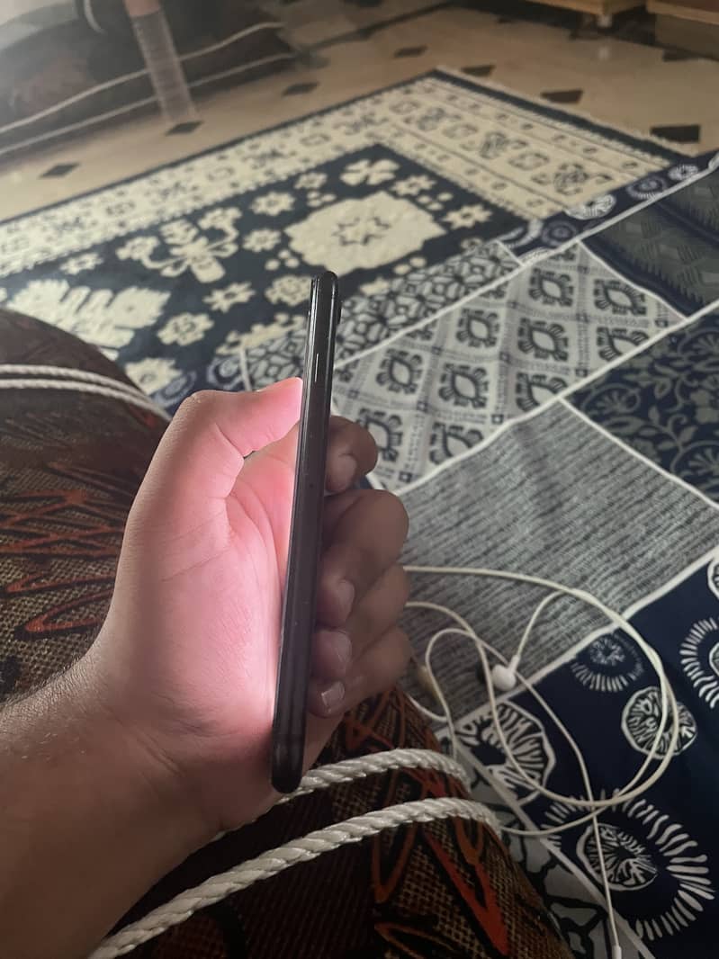 Apple iPhone 7 3
