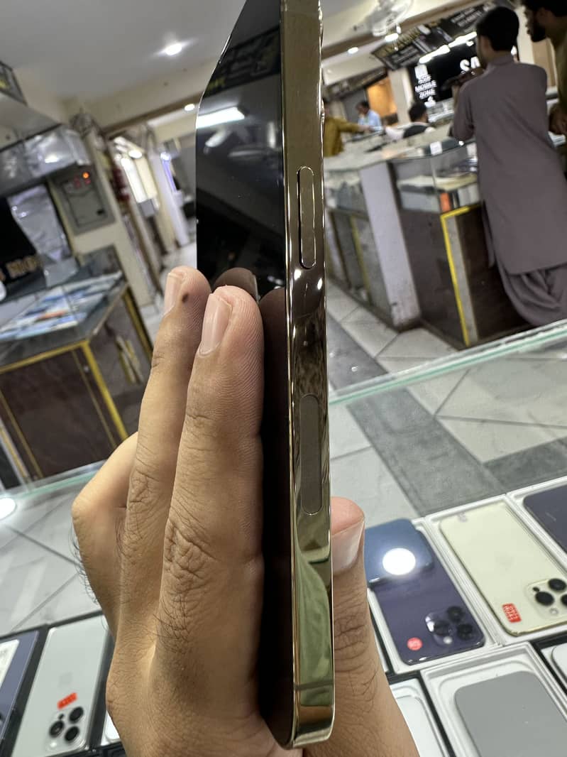 Apple iPhone 13 Pro 1