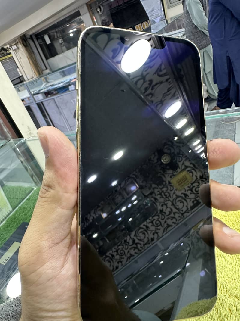 Apple iPhone 13 Pro 3