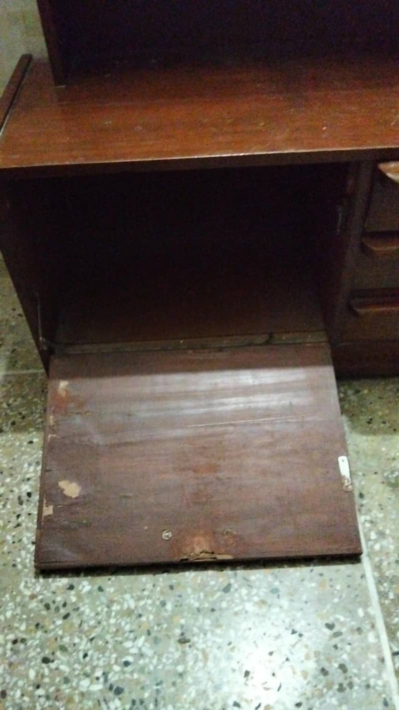 Dessing table Wooden 3