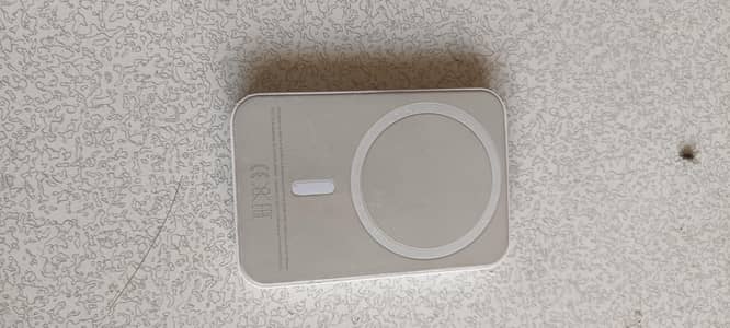 magsafe power bank and wireless charger