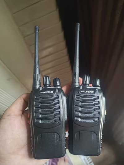 2 Walkie Talkies - Baofeng BF888s