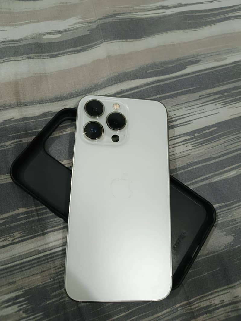 Apple iPhone 13 Pro 4