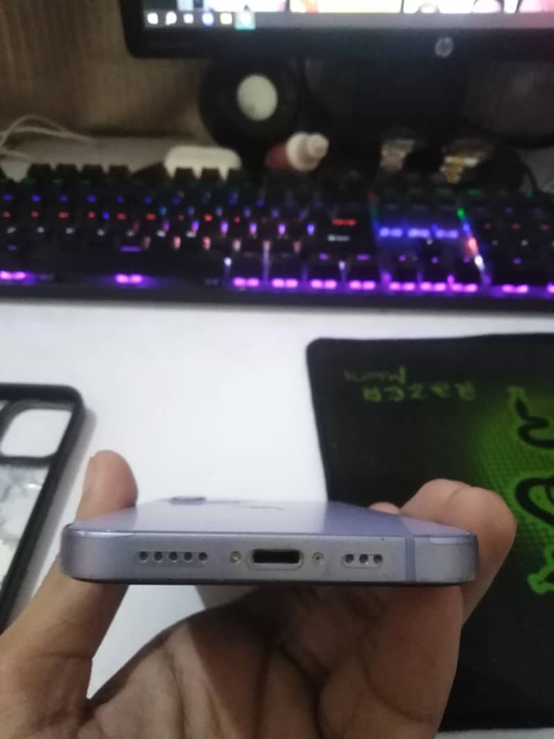 Apple iPhone 12 1