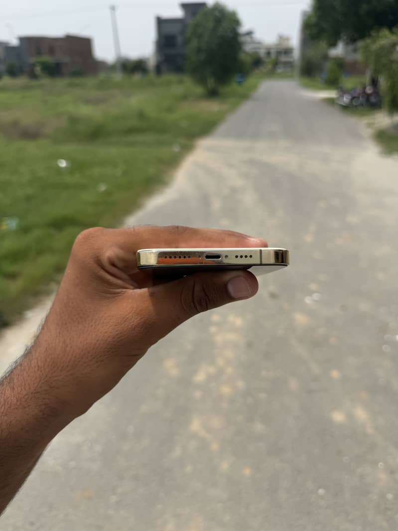 Apple iPhone 12 Pro Max 3