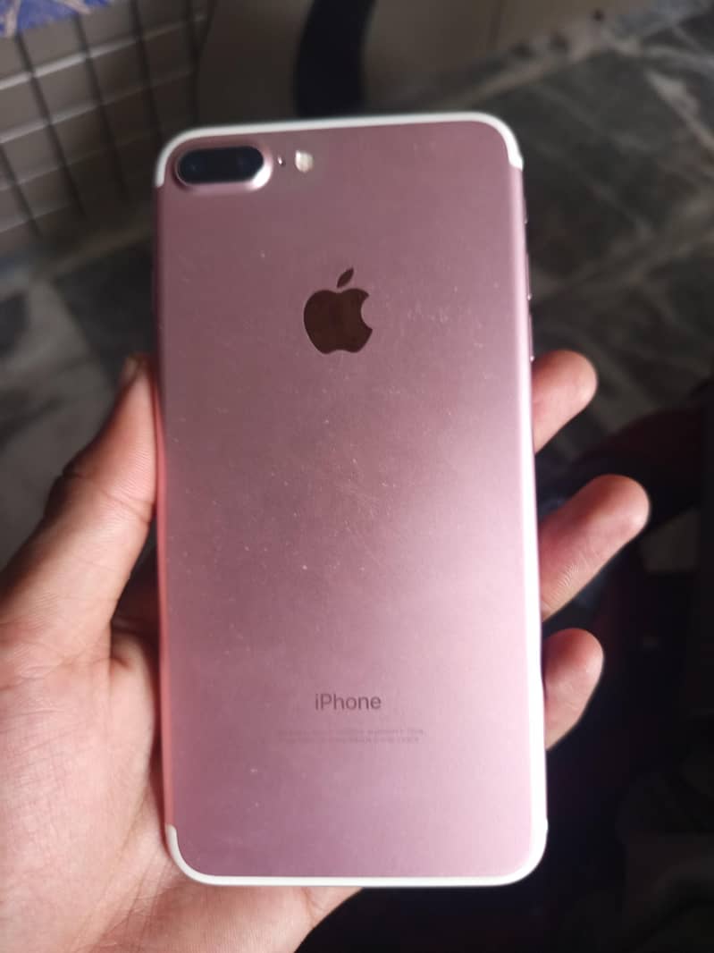 Apple iPhone 7 Plus 1