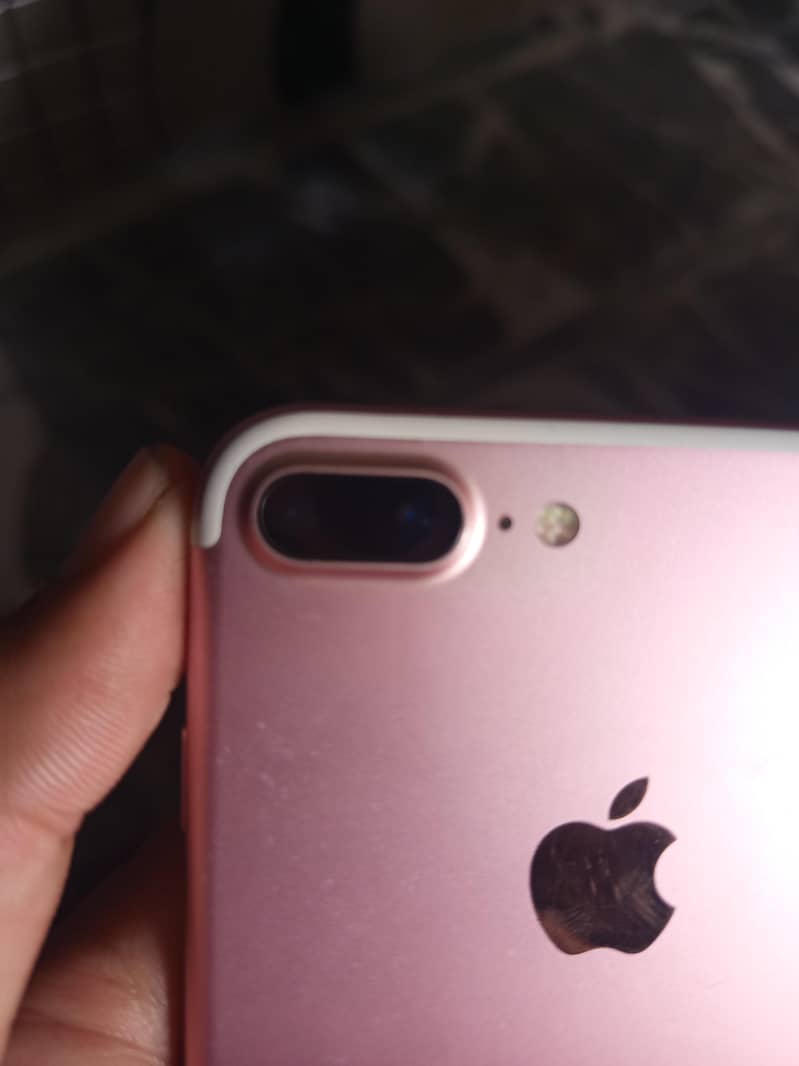 Apple iPhone 7 Plus 2