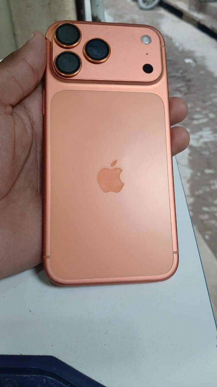 Apple iPhone 17 Pro Max 1