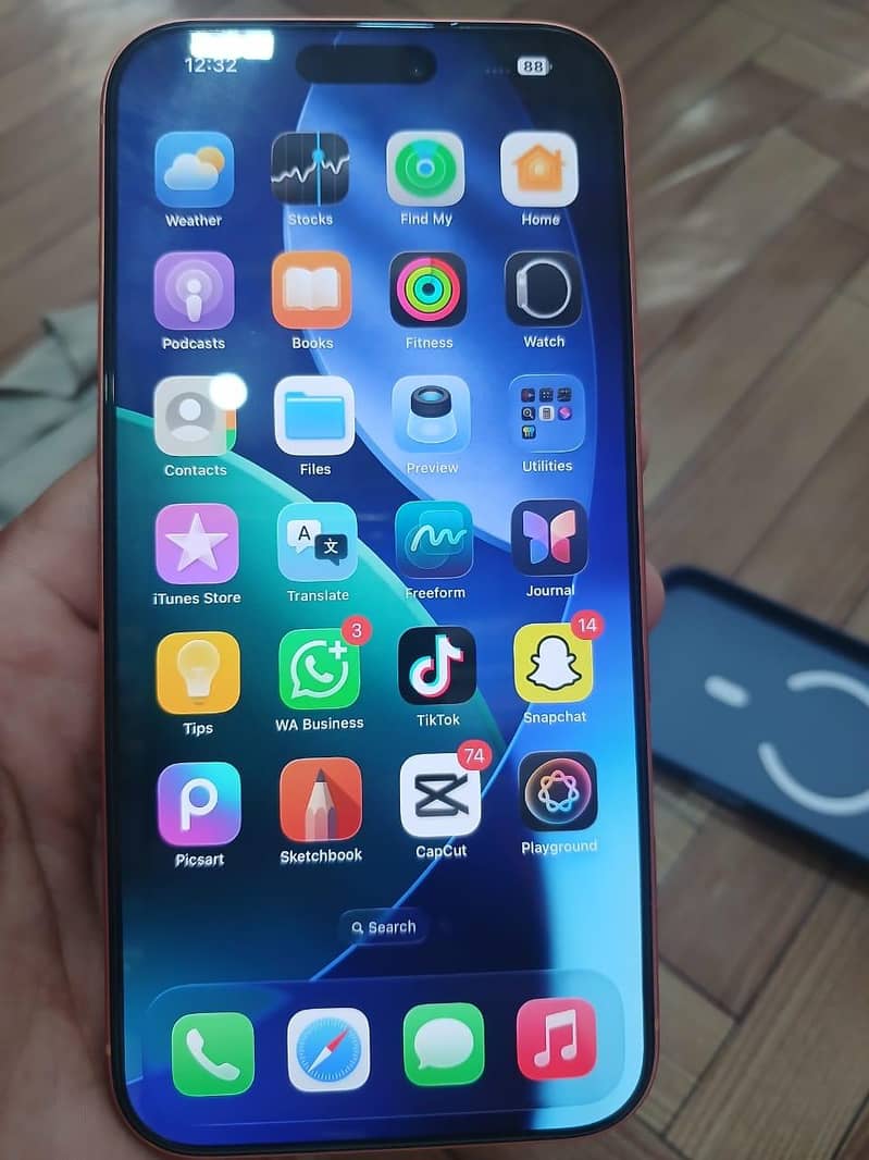 Apple iPhone 17 Pro Max 4