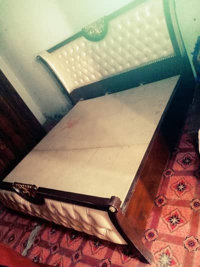 urgent sale bed set without matters