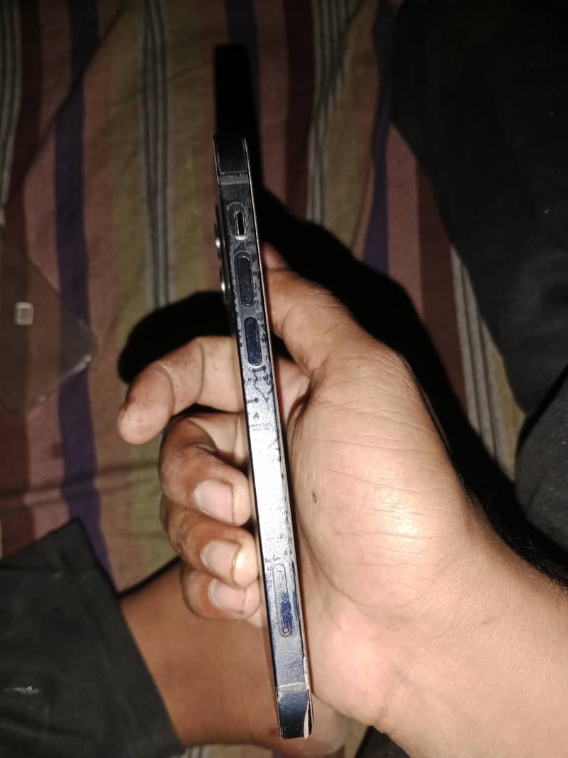 Apple iPhone 12 1