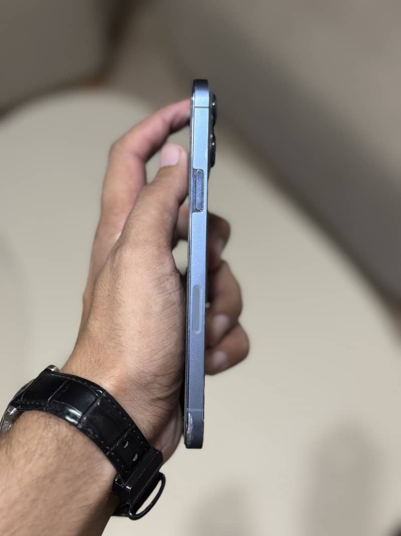 Apple iPhone 13 Pro Max 4