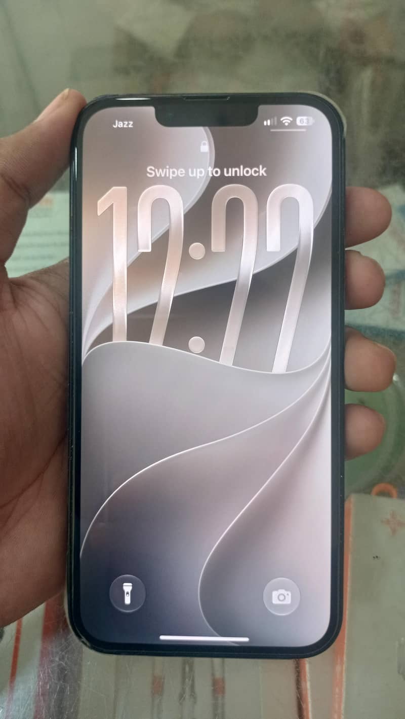 Apple iPhone 13 1