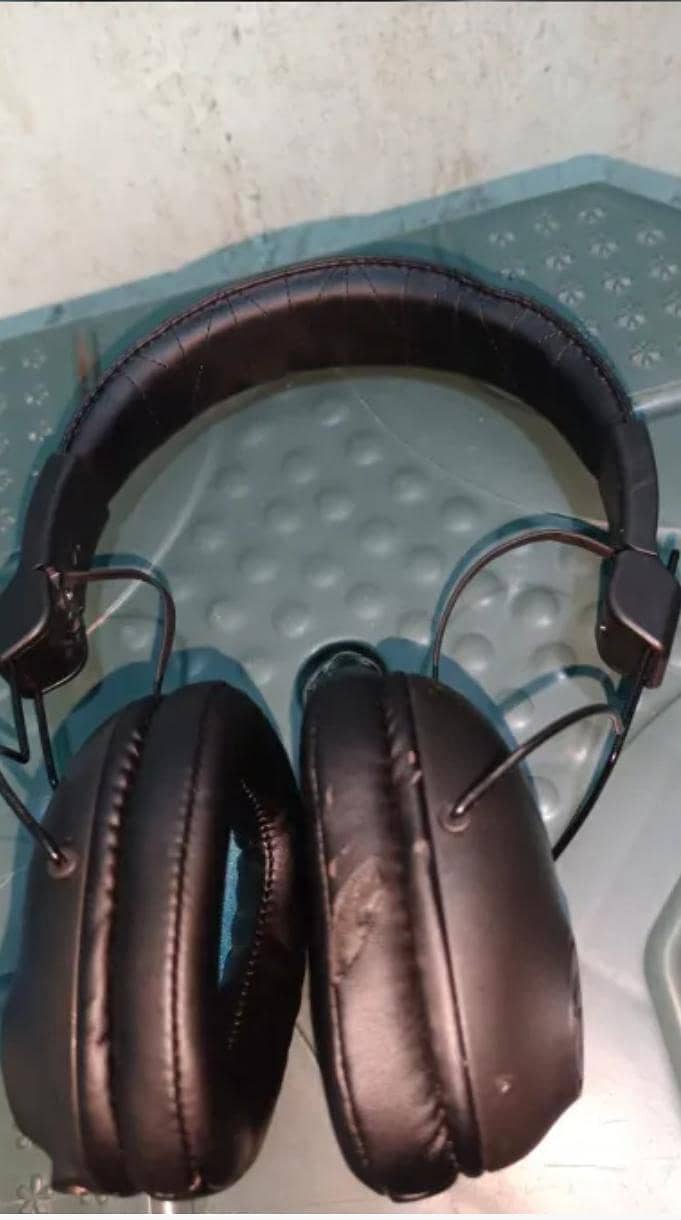 jlab studio pro wireless 2
