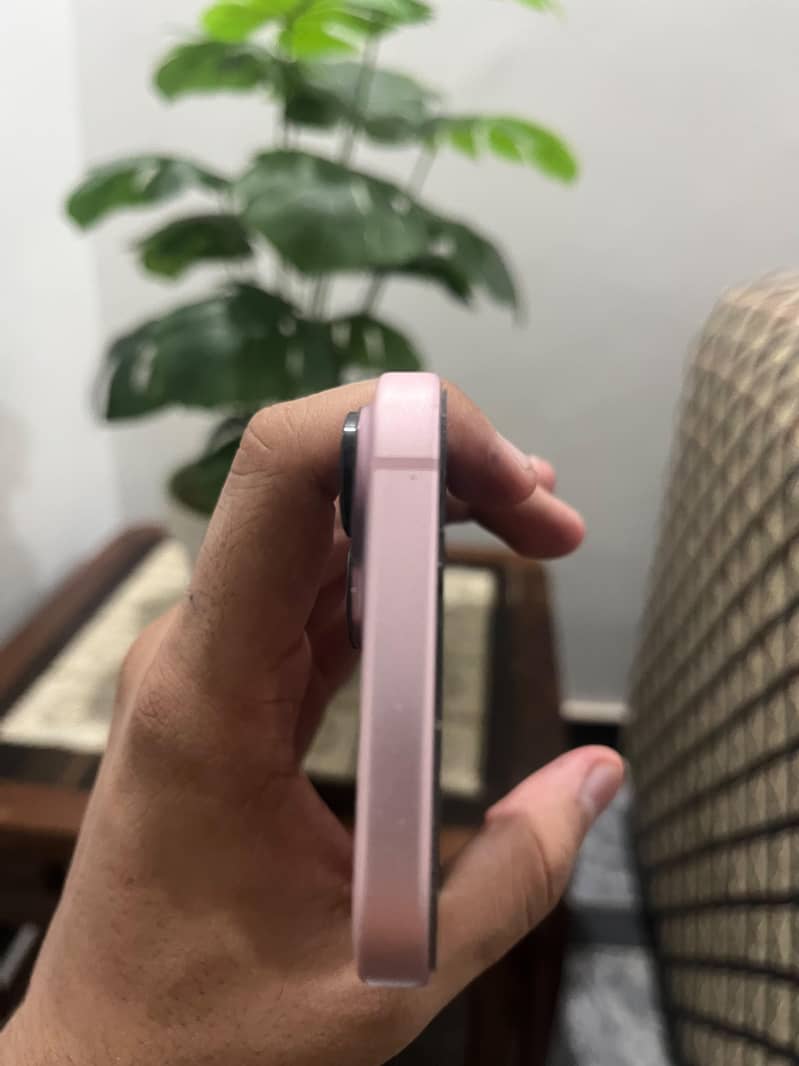 Apple iPhone 15 6