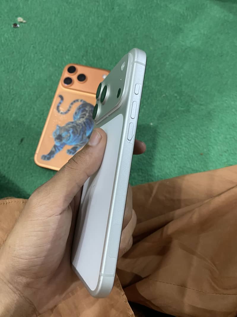 Apple iPhone 17 Pro Max 6