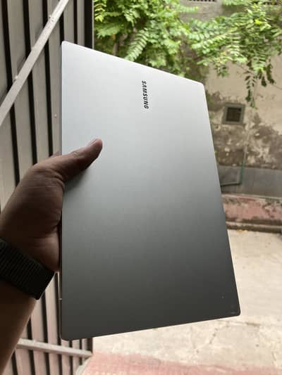 SAMSUNG GALAXY BOOK PRO| i7-11th |16gb 256 ssd| Amoled 120 HDZ display