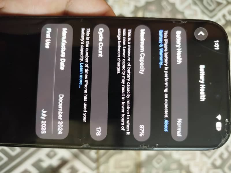 Apple iPhone 16 Pro 1