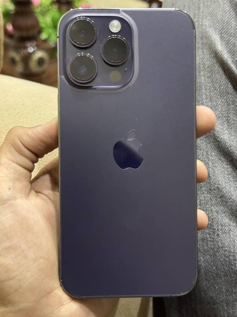 Apple iPhone 14 Pro Max 1
