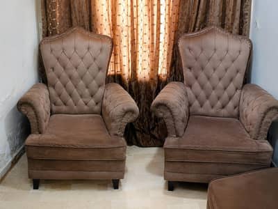 Brown - 2 seater Sofa - Excellent Condition, Comfortable & Stylish.