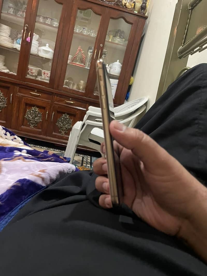 Apple iPhone 11 Pro Max 3
