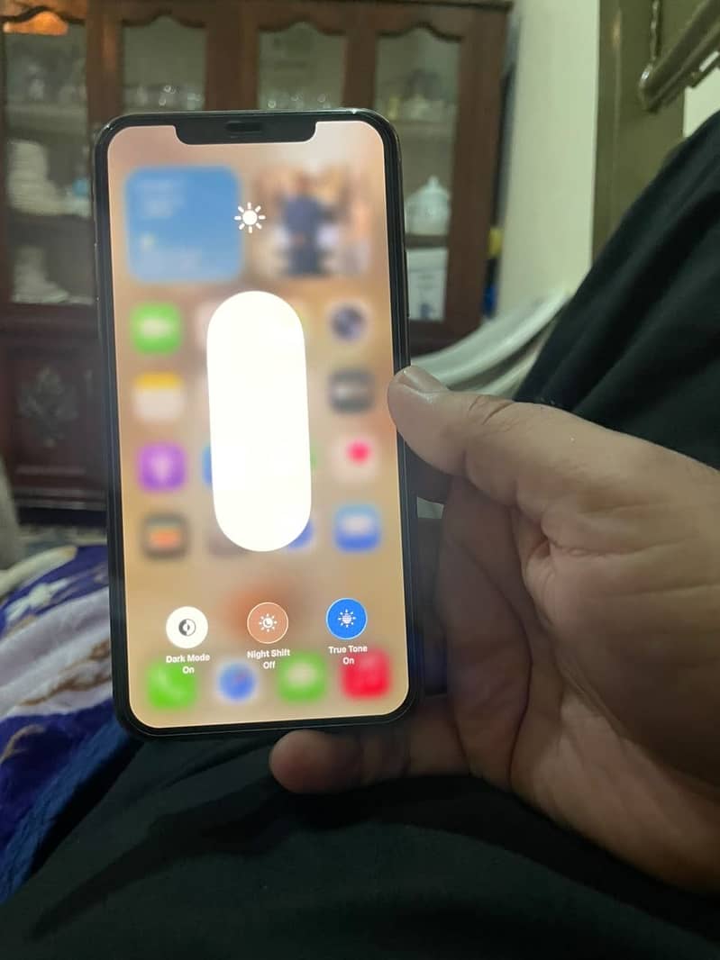 Apple iPhone 11 Pro Max 10