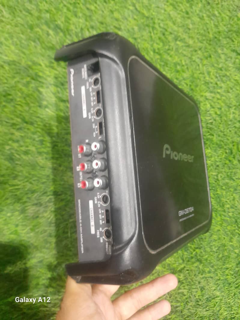 GM۔D8704 bridgeable۔4ch۔Amplifier 1