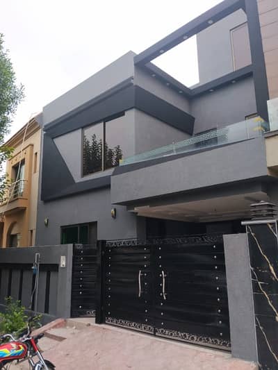 5 Marla Beautiful House for Sale in BB Block, Sector D, Bahria Town Lahore