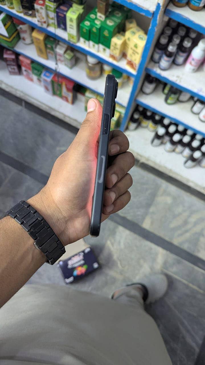 Apple iPhone 15 3