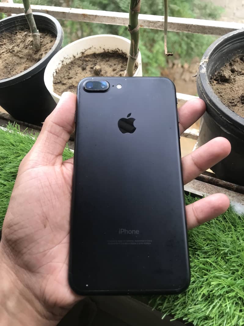 Apple iPhone 7 Plus 3