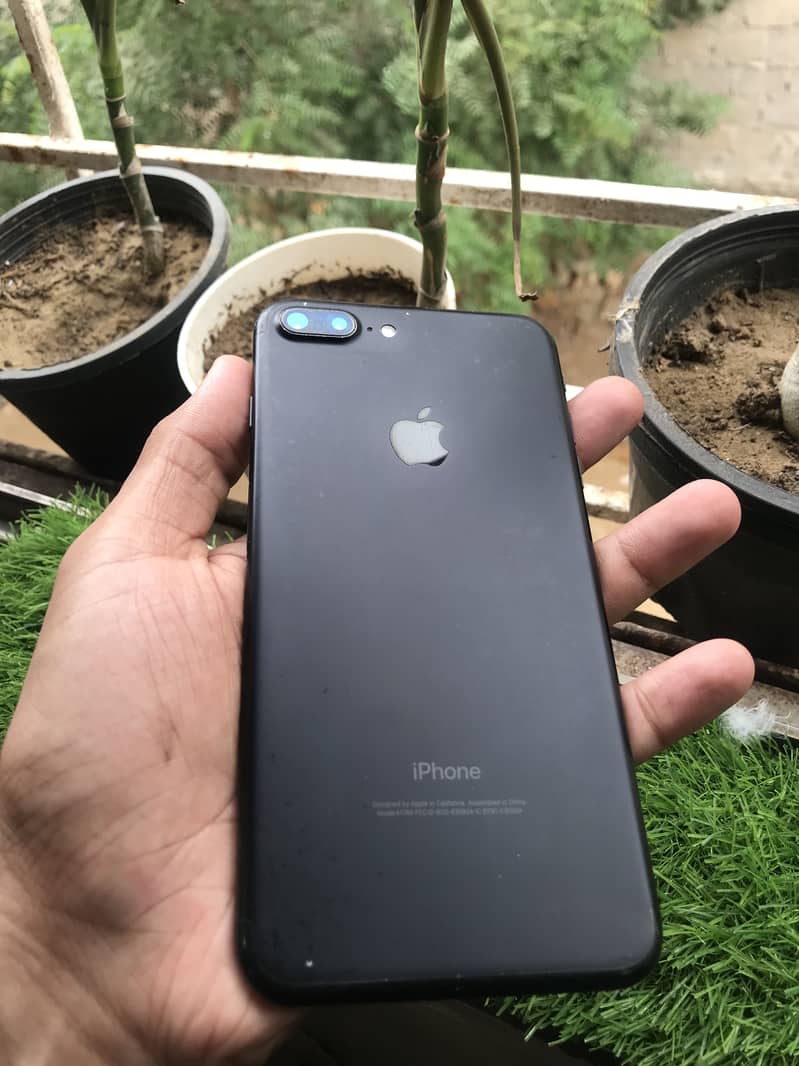 Apple iPhone 7 Plus 4