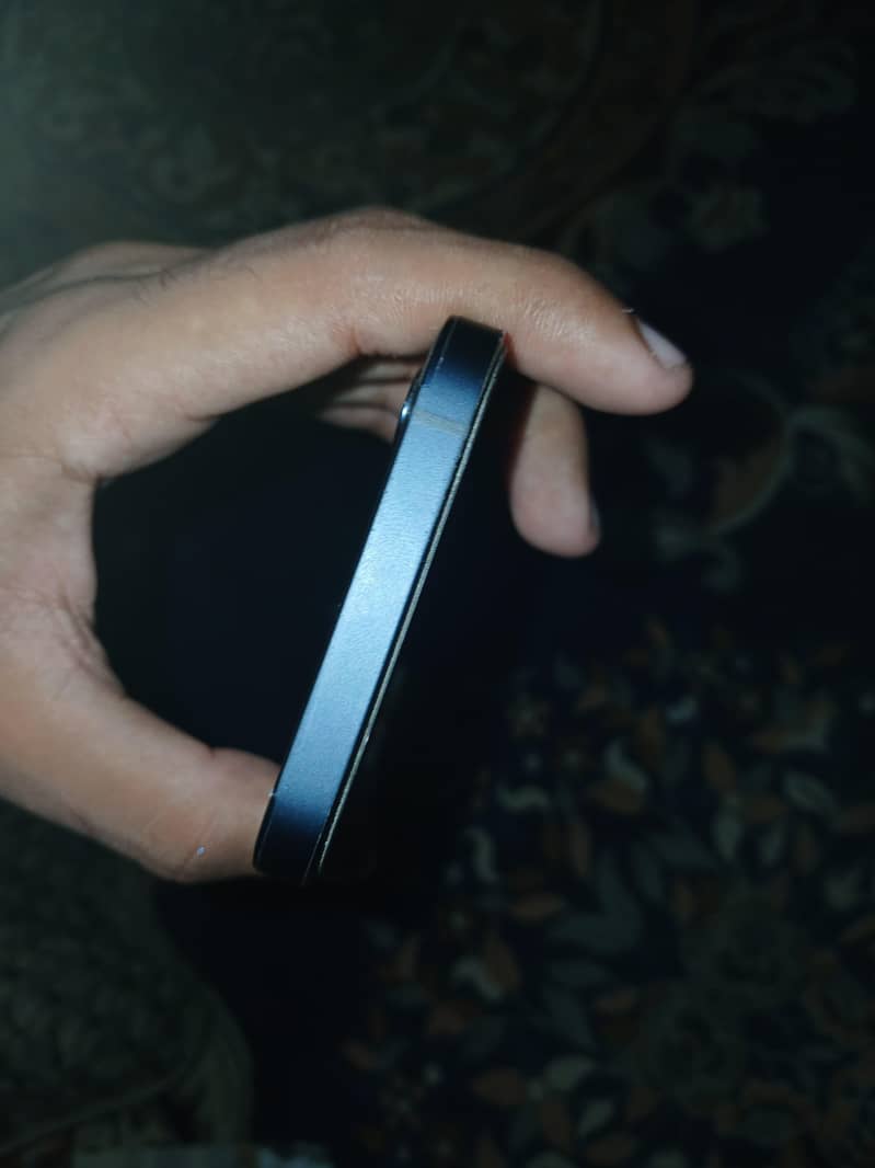Apple iPhone 12 2