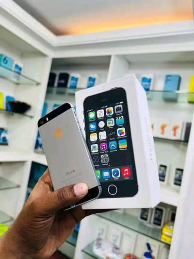 iphone 5S 64GB full box Whatsapp no 03071462214