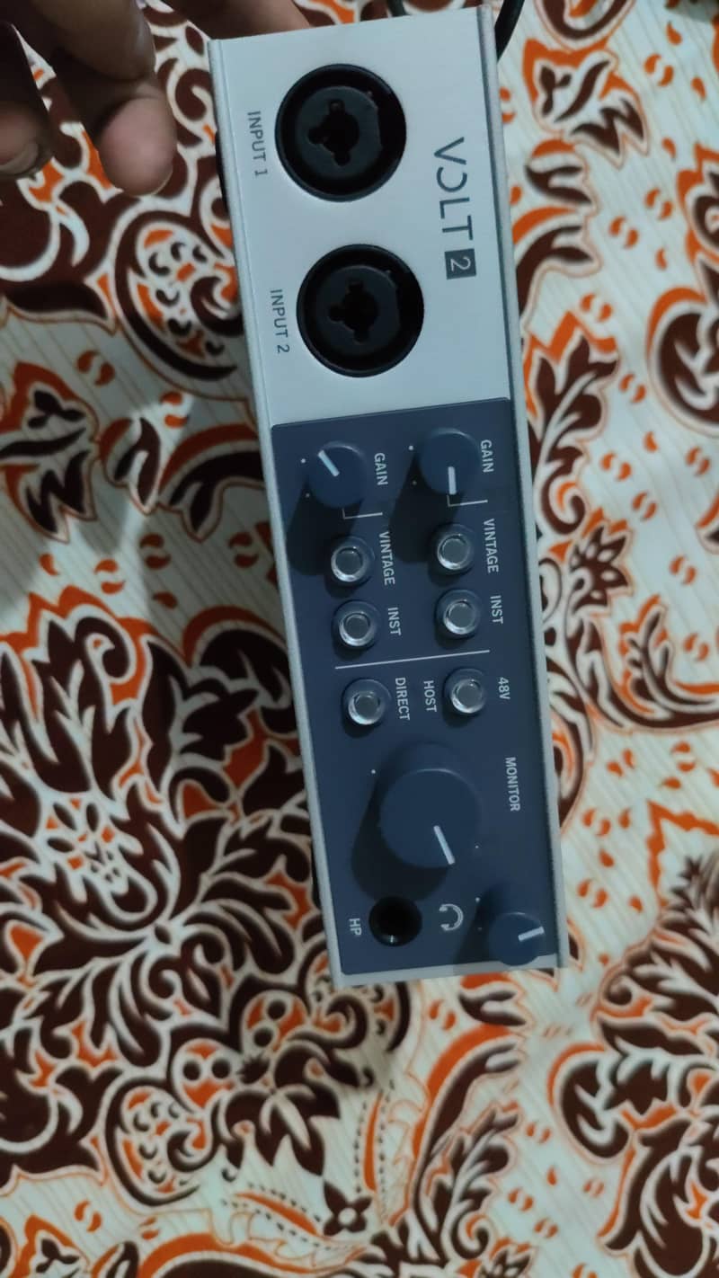 universal audio interface volt 2 0