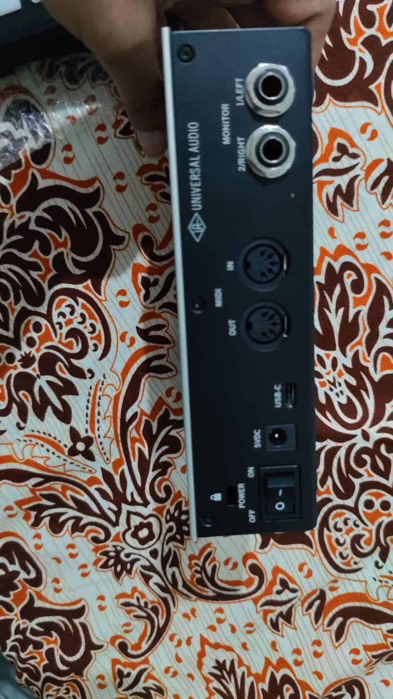 universal audio interface volt 2 2