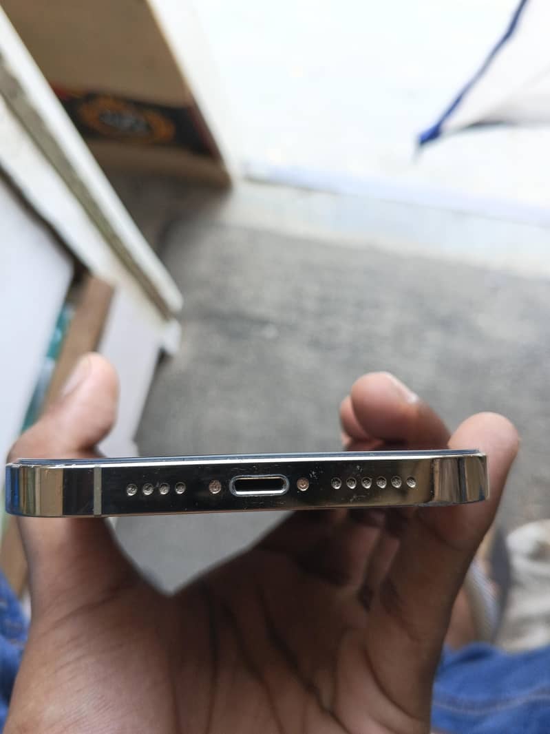 Apple iPhone 13 Pro Max 3