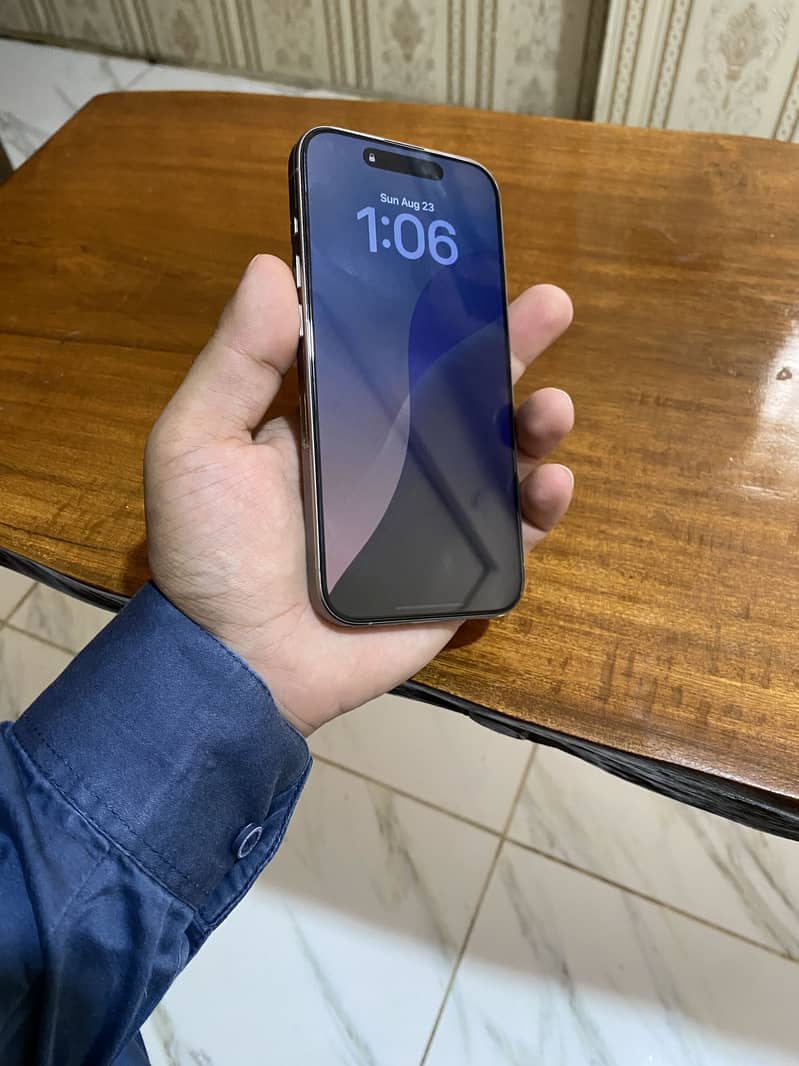 Apple iPhone 15 Pro 1