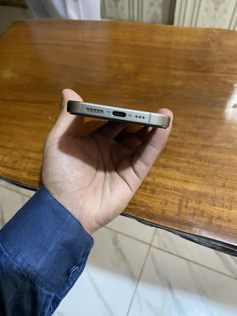 Apple iPhone 15 Pro 3