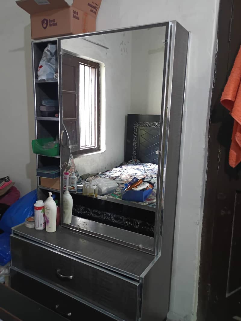 Dressing Table 5