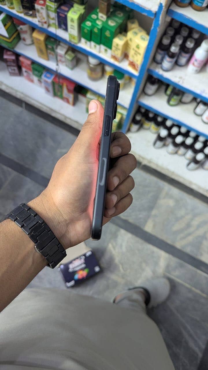 Apple iPhone 15 3