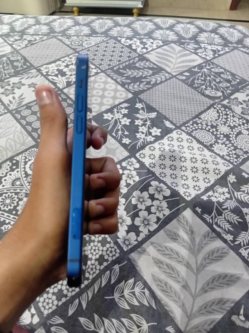Apple iPhone 12 2