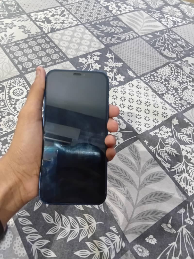 Apple iPhone 12 3