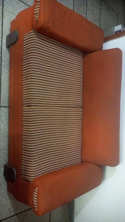 I sale my new sofaset very good condition