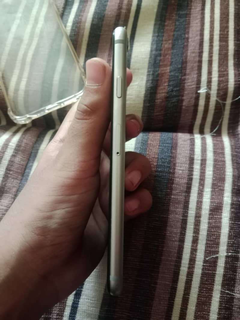 Apple iPhone 6S 5