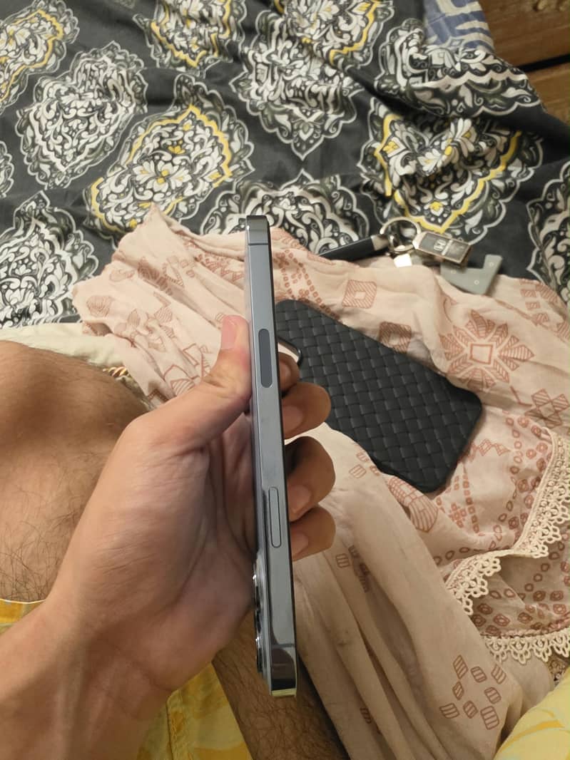 Apple iPhone 13 Pro Max 3