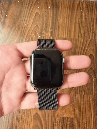 Apple watch series 4 Nike Edition
