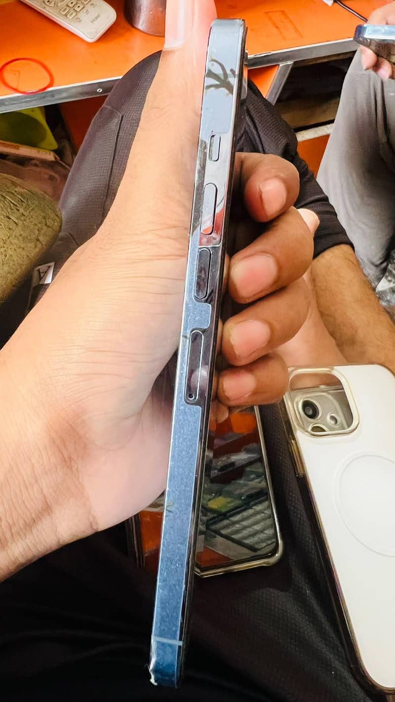 Apple iPhone 13 Pro Max 3