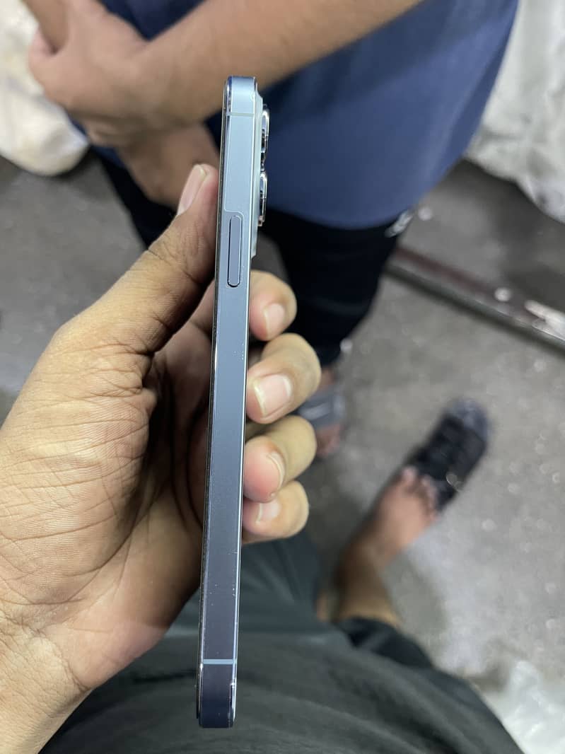 Apple iPhone 13 Pro Max 1
