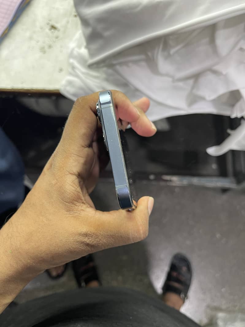 Apple iPhone 13 Pro Max 3
